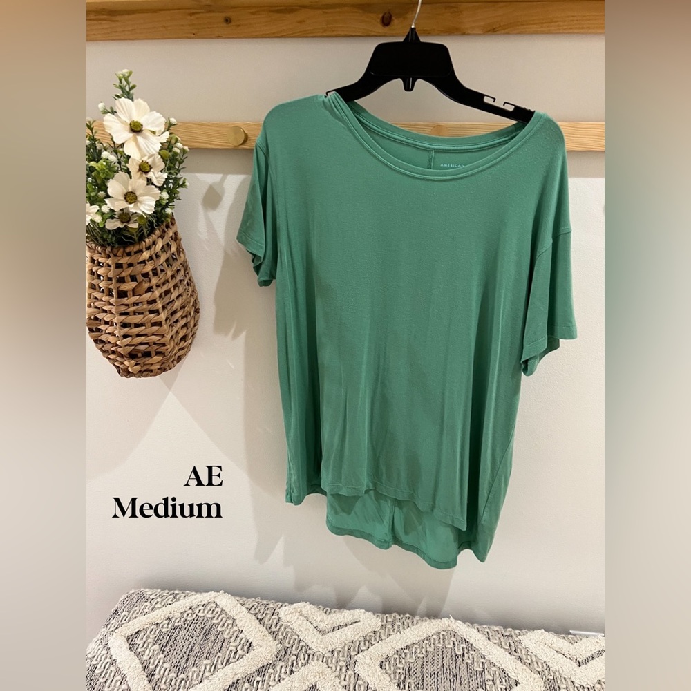 American Eagle soft and sexy tee
